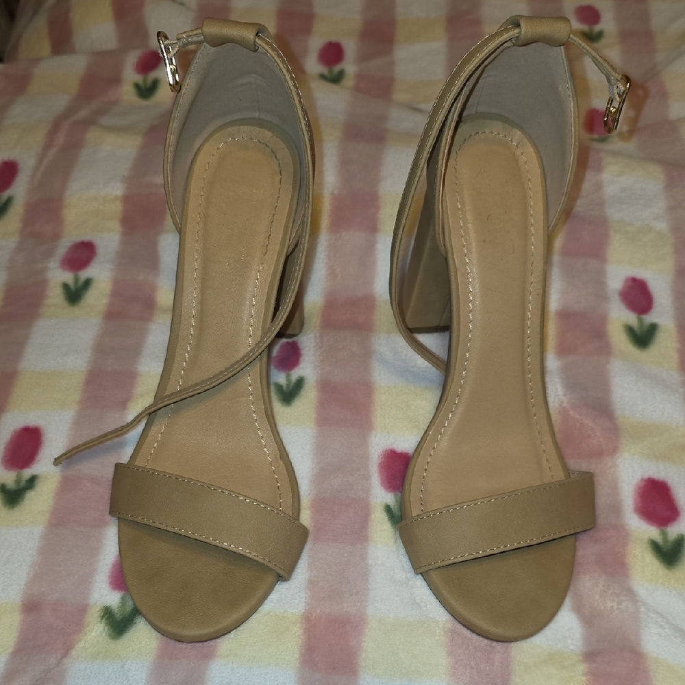 Elegant Tan Women's Sandals